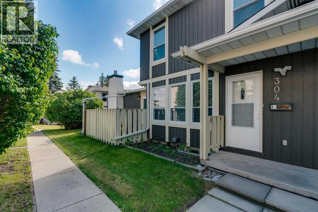 304, 544 Blackthorn Road NE