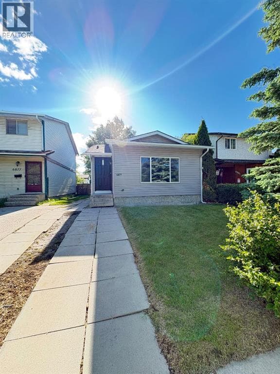 6879 Rundlehorn Drive NE