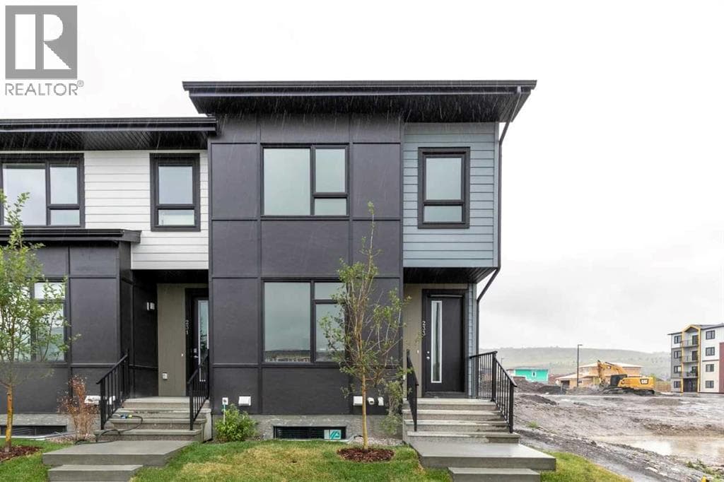 233 Vantage Drive