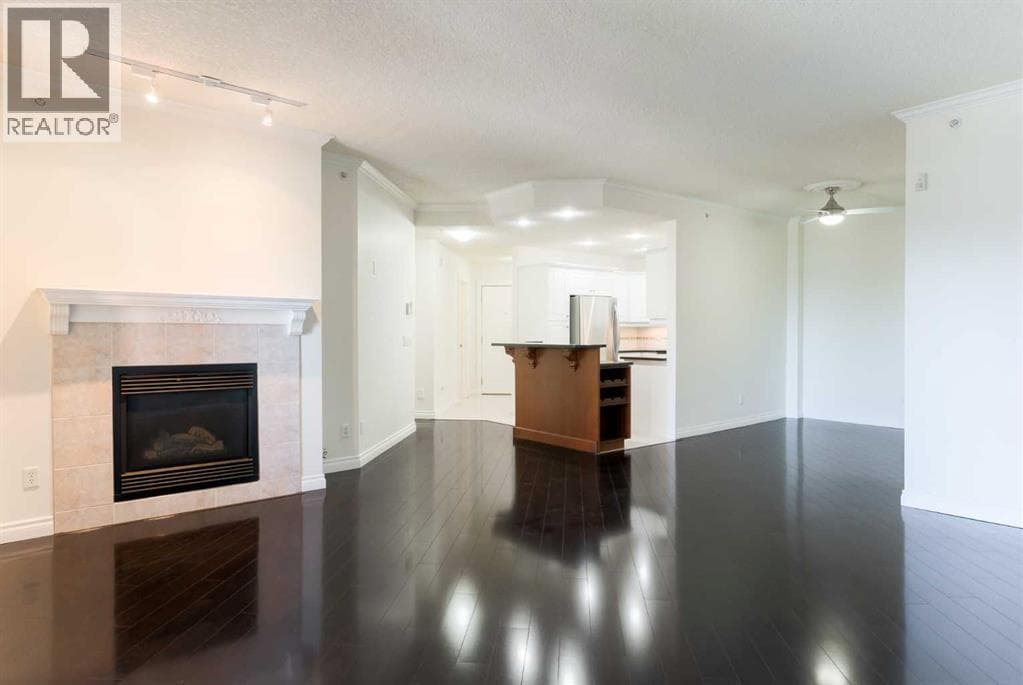 205, 200 Patina Court SW