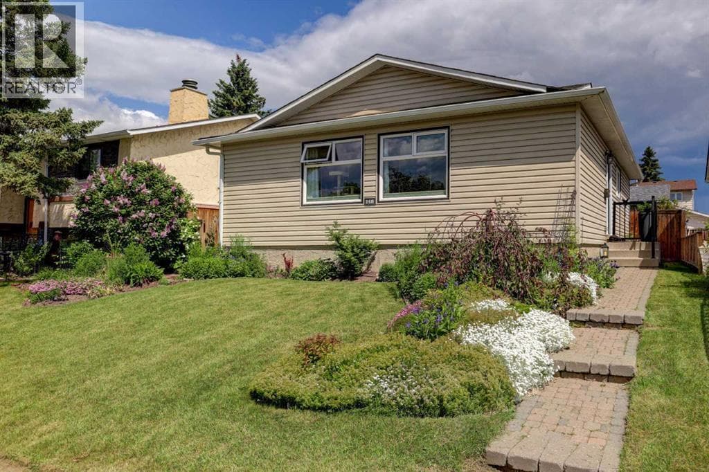 148 Rundlecairn Rise NE