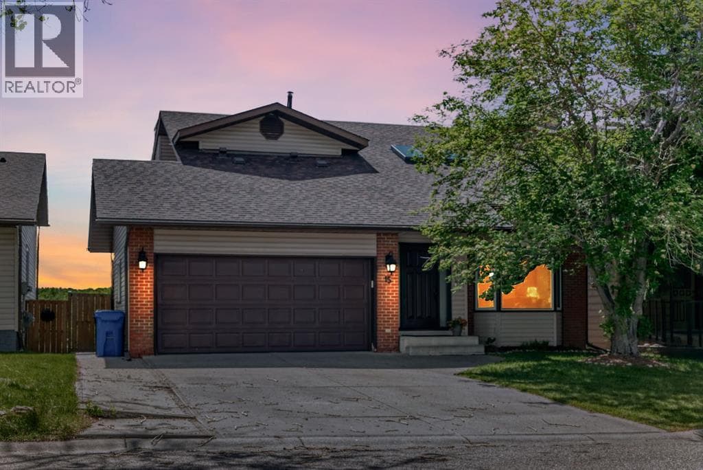 15 Hawkcliff Way NW