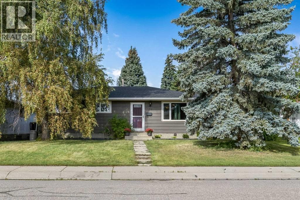 135 Manora Hill NE