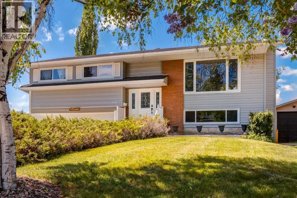 216 Cannington Place SW