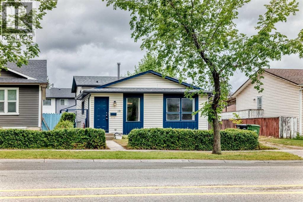 19 Falshire Drive NE