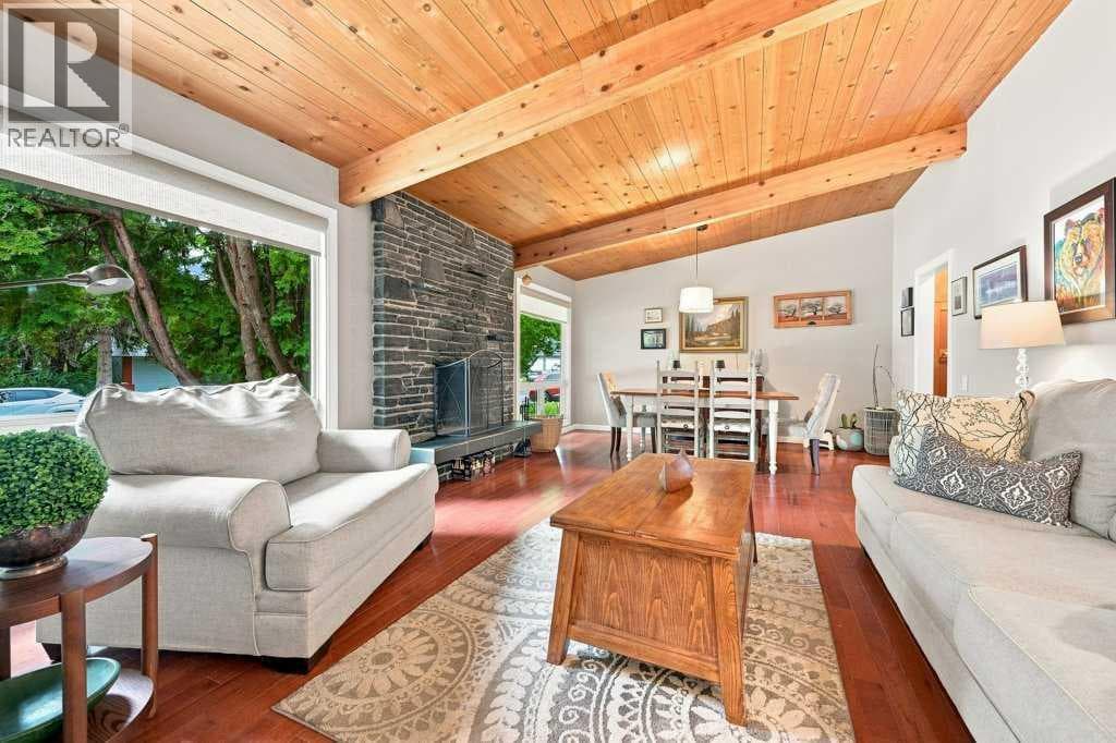 6 Varcourt Place NW