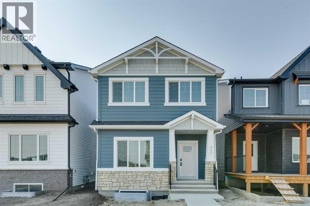 467 Buffaloberry Manor SE
