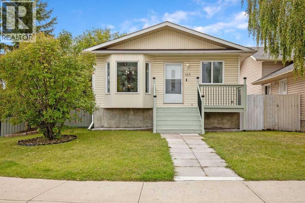 123 Shawglen Rise SW