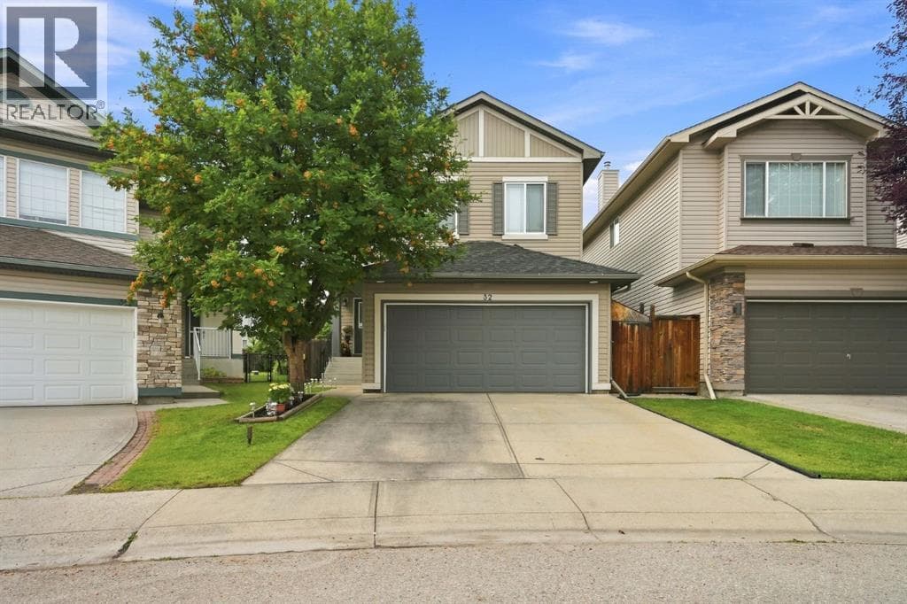 32 Tuscany Ravine Crescent NW