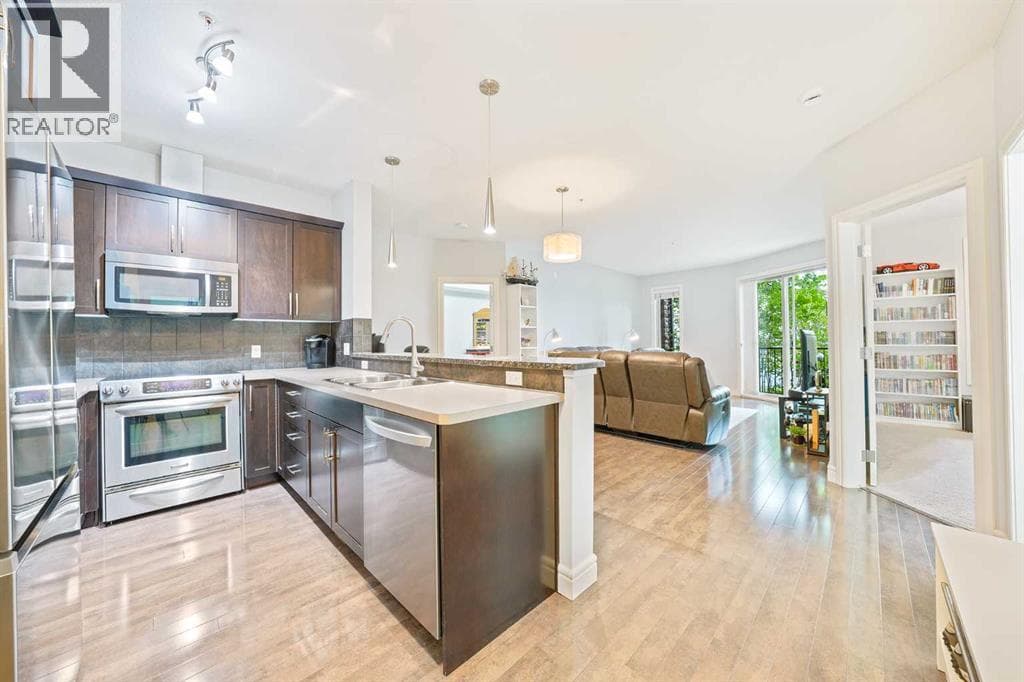 3104, 15 Sunset Square