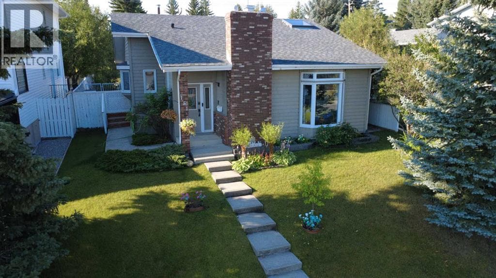 151 Sandstone Place NW