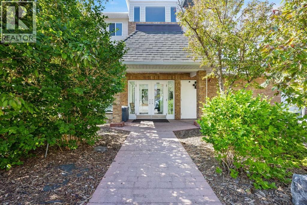 1314, 950 Arbour Lake Road NW