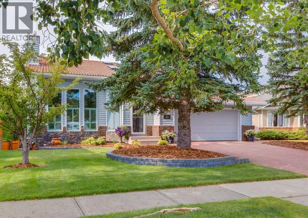 111 Hawksbrow Drive NW
