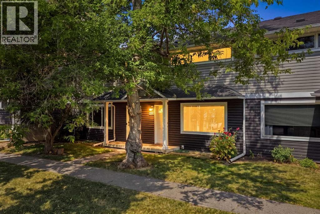 542 Regal Park NE