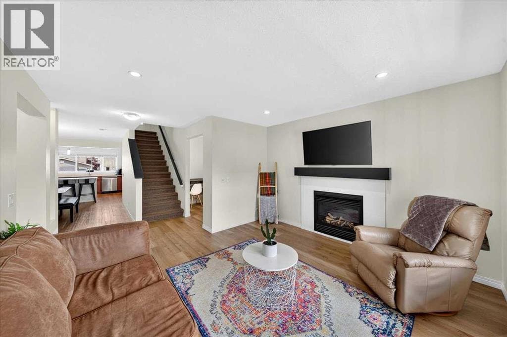 138 Copperpond Heights SE