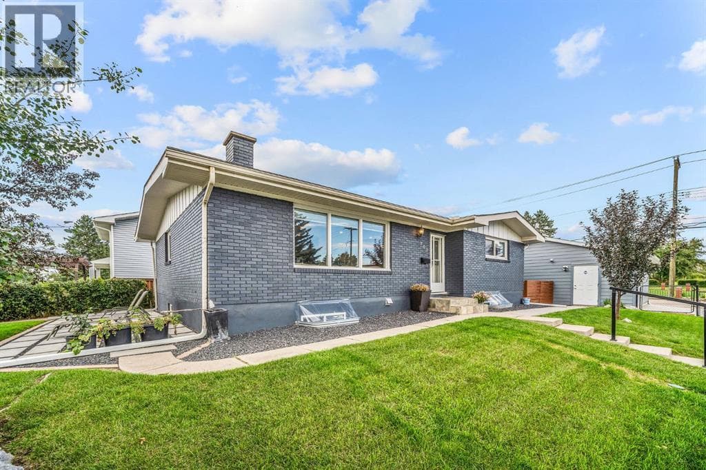 703 Millar Road NE