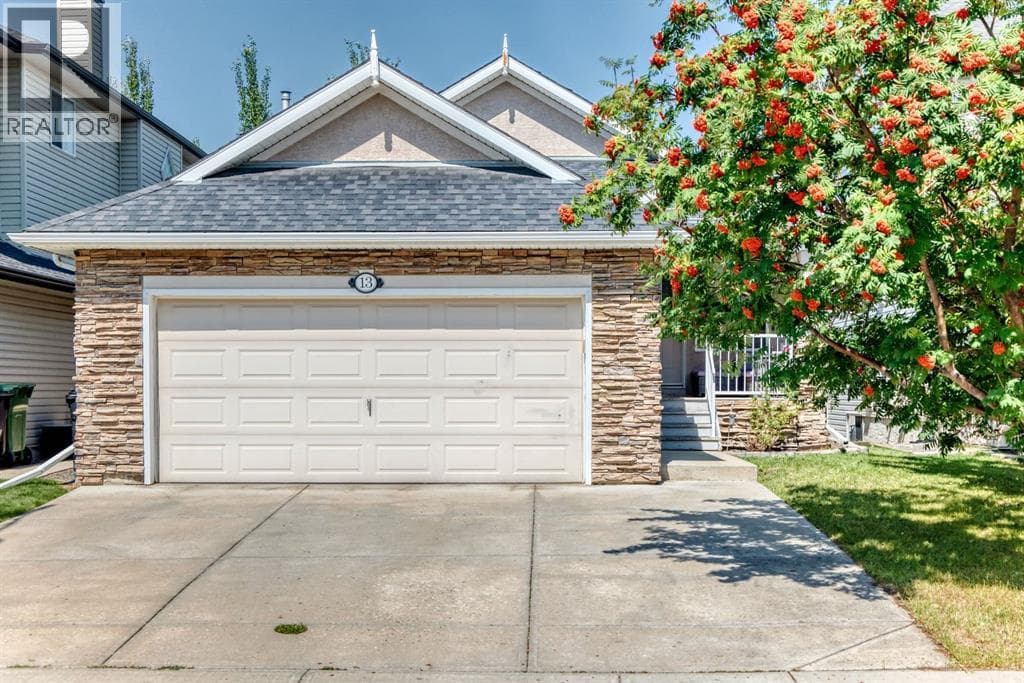 13 Cresthaven Way SW