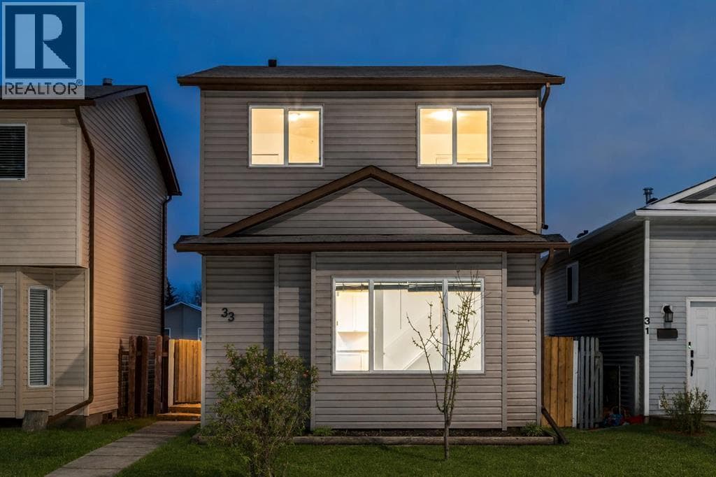 33 Martindale Court NE