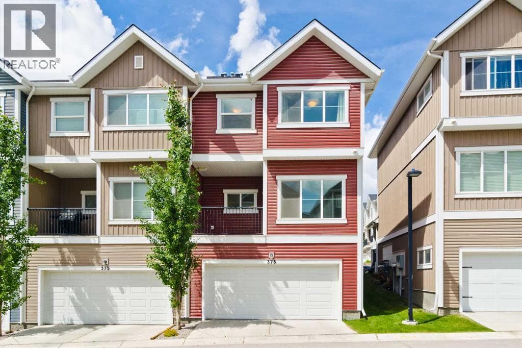 373 Nolancrest Heights NW
