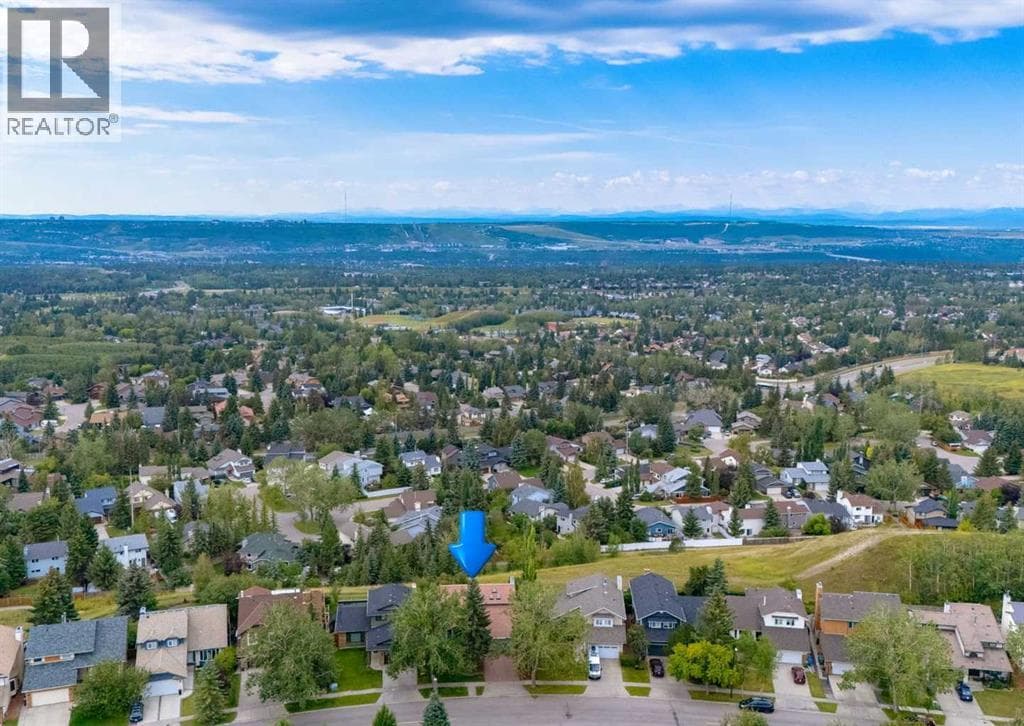 111 Hawksbrow Drive NW