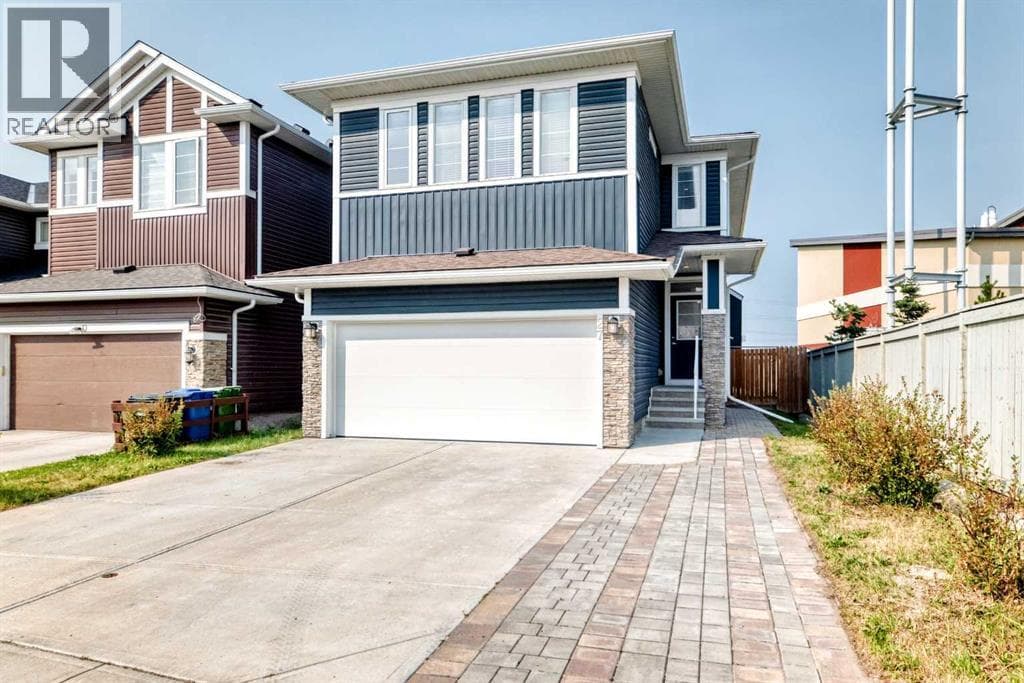 27 Redstone Heights NE