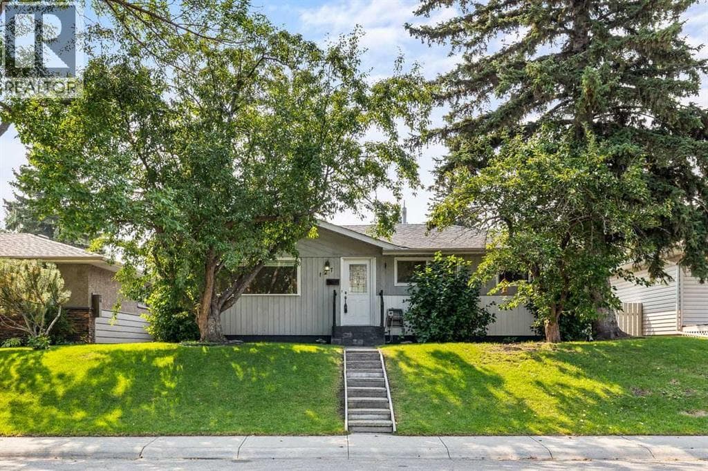 127 Fredson Drive SE