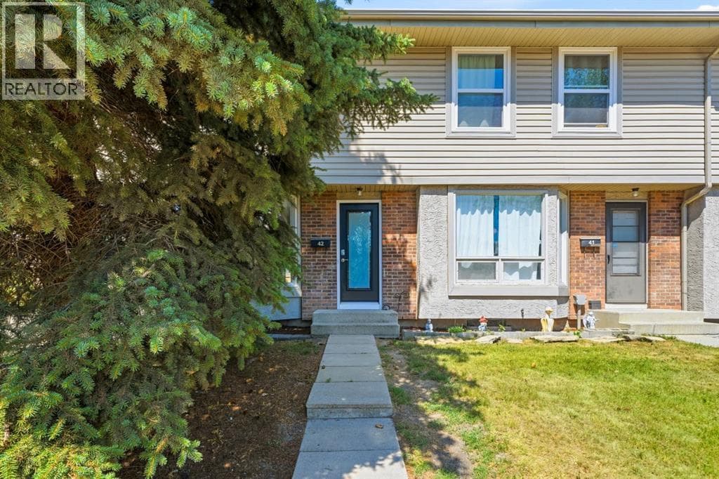 42, 123 Queensland Drive SE