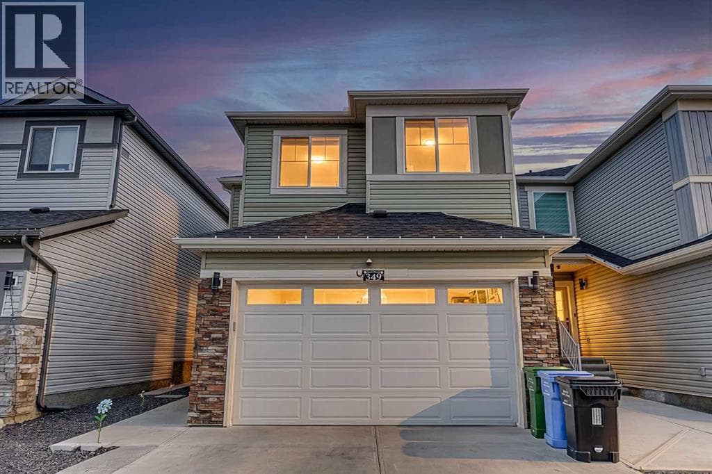 349 Corner Meadows Way NE