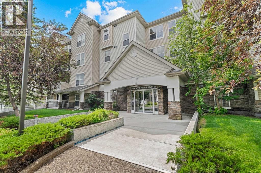 208, 2000 Applevillage Court SE
