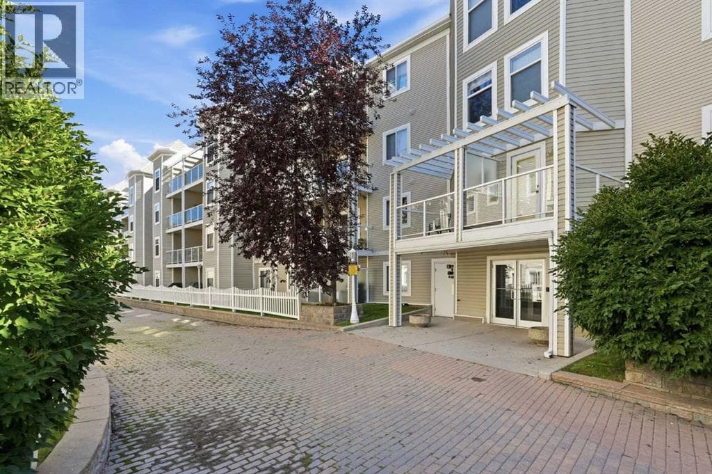 221, 290 Shawville Way SE