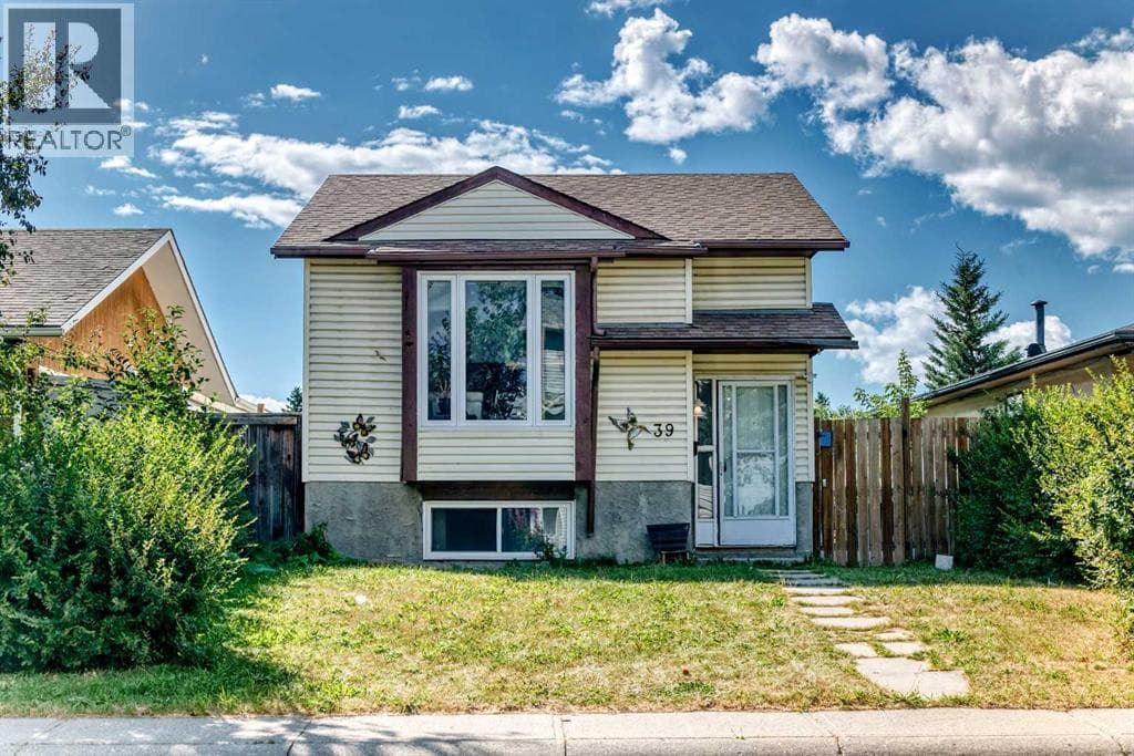 39 Aberdare Way NE