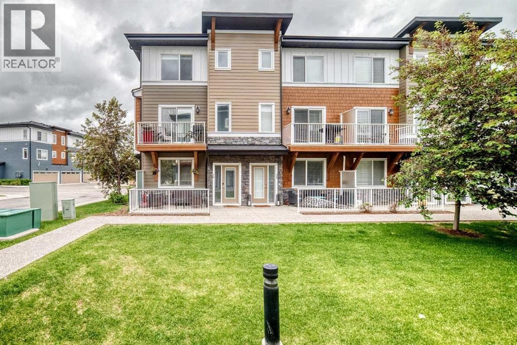 30, 111 Rainbow Falls Gate