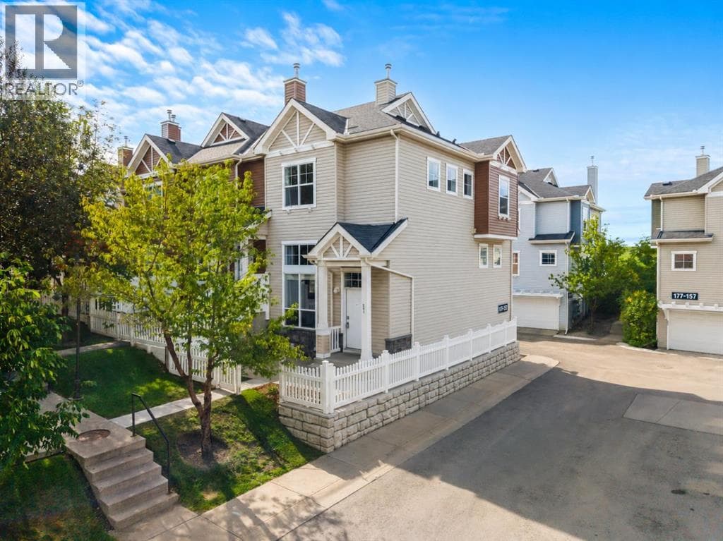241 Elgin Gardens SE