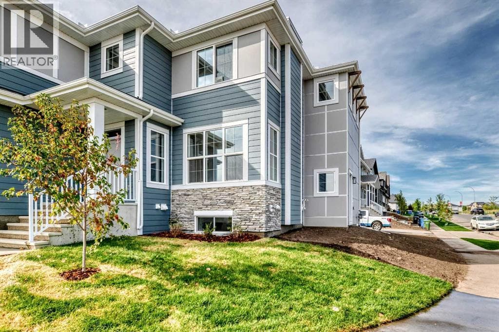 1302 Mahogany Boulevard SE