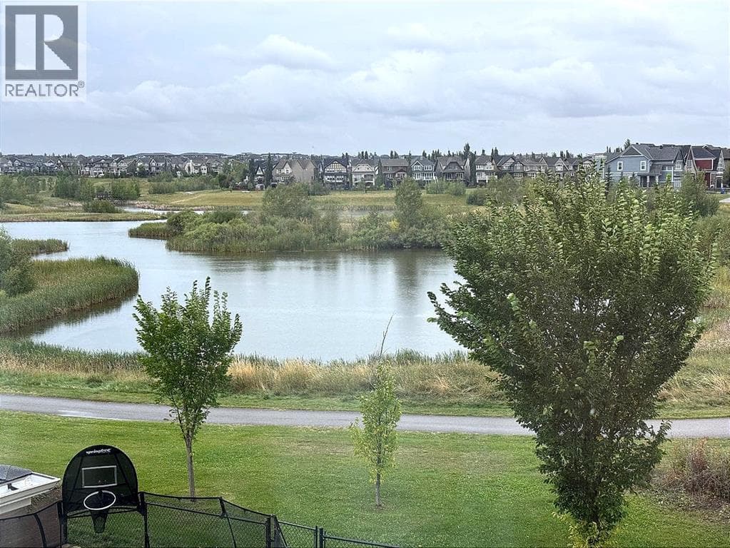 11 MARQUIS Crescent SE