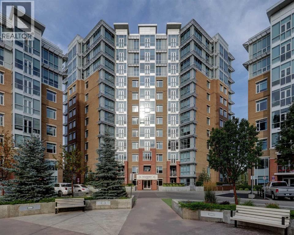 604, 32 Varsity Estates Circle NW