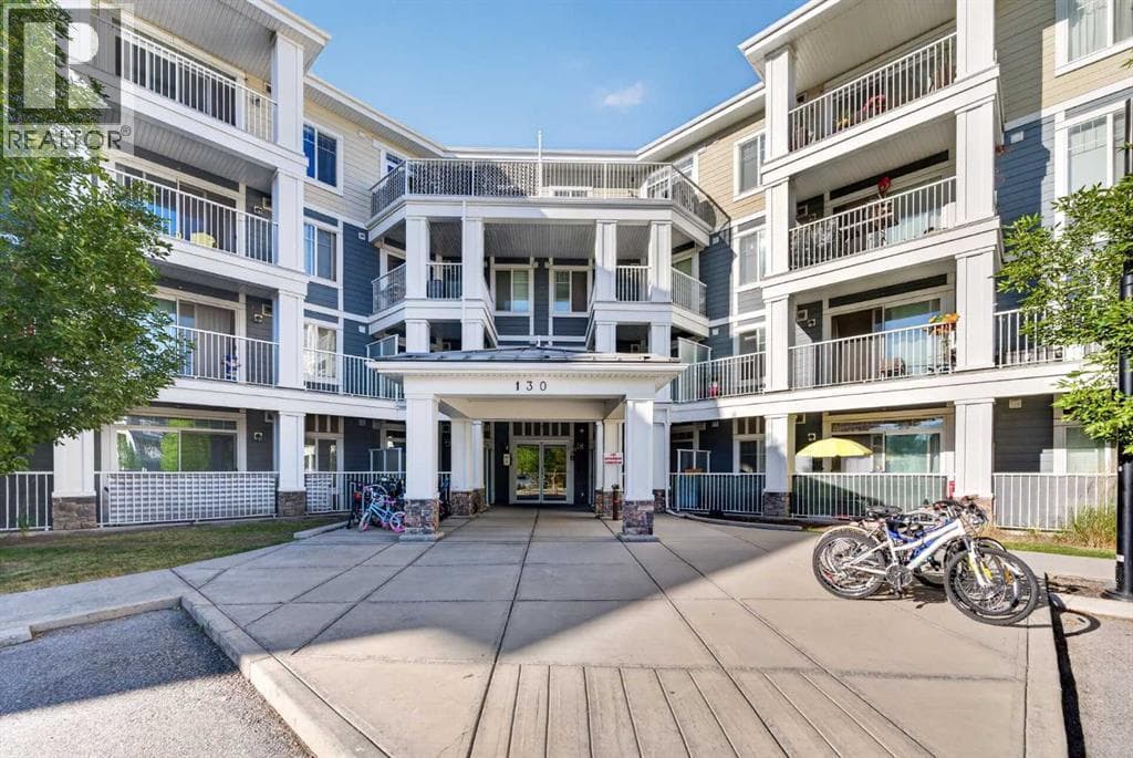 313, 130 AUBURN MEADOWS View SE