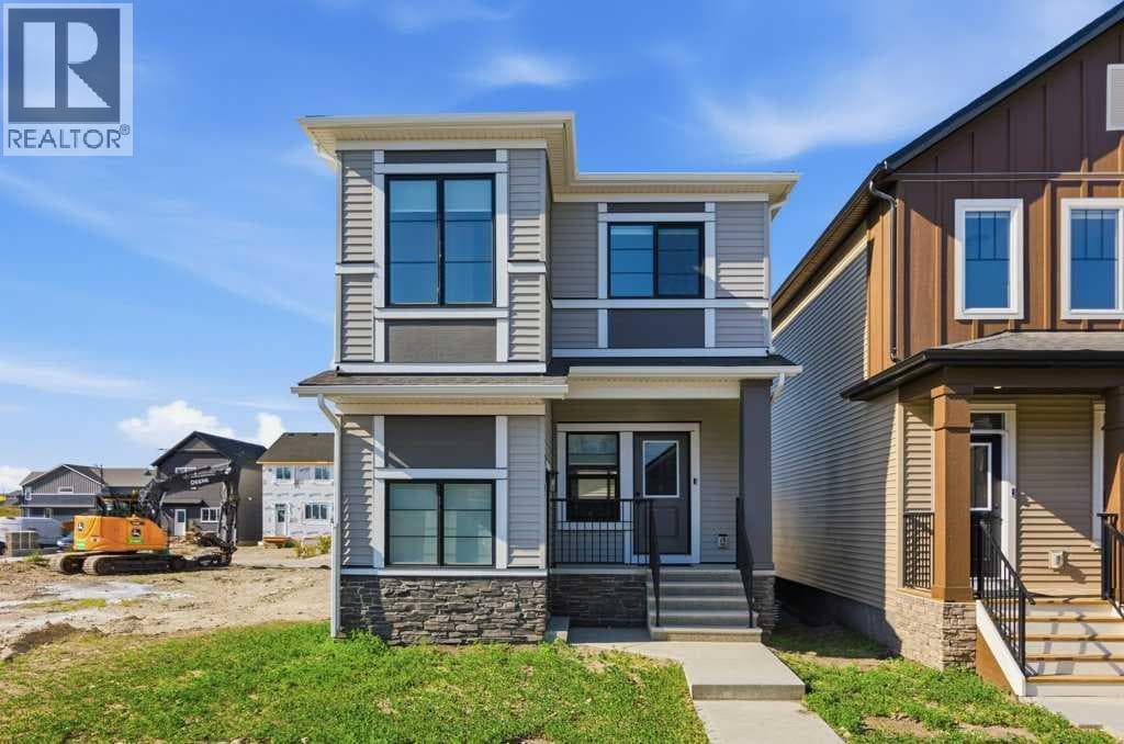 18 Chinook Winds Court SW