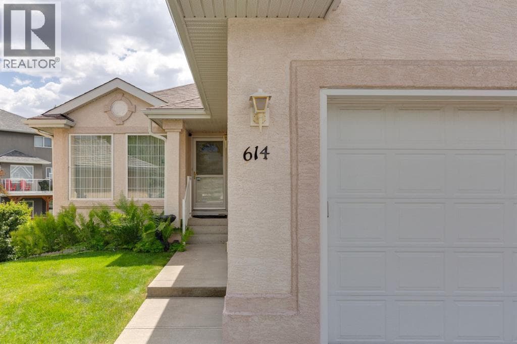 614 Sierra Madre Court SW