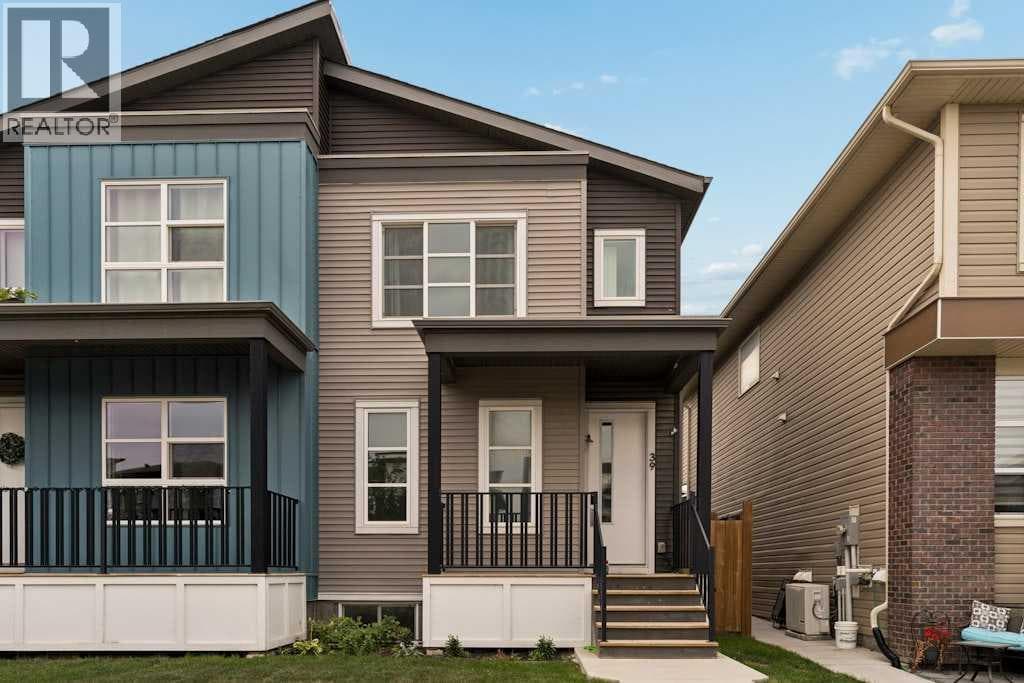 39 Howse Rise NE
