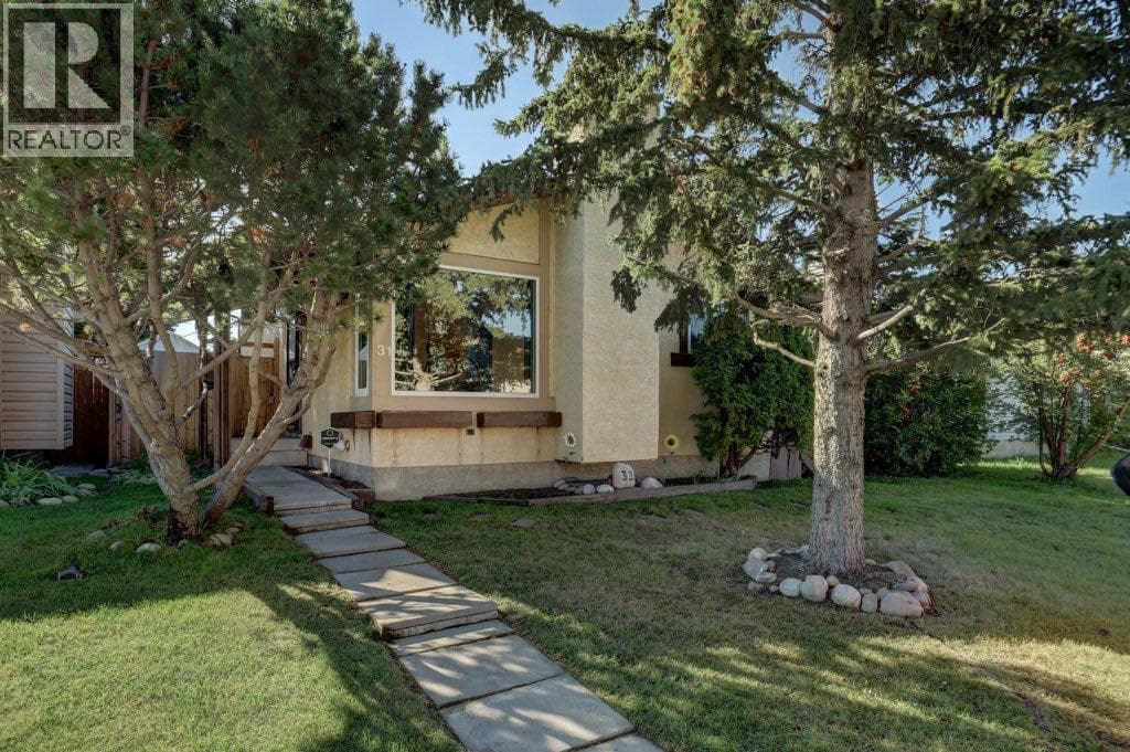 31 Castledale Way NE