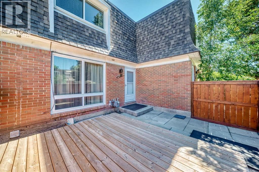 130, 330 Canterbury Drive SW