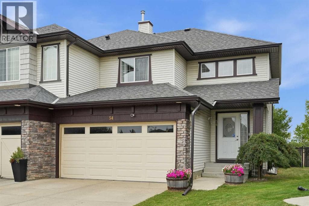 54 Cougar Ridge Bay SW