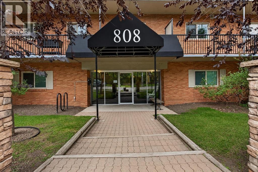 205, 808 Royal Avenue SW