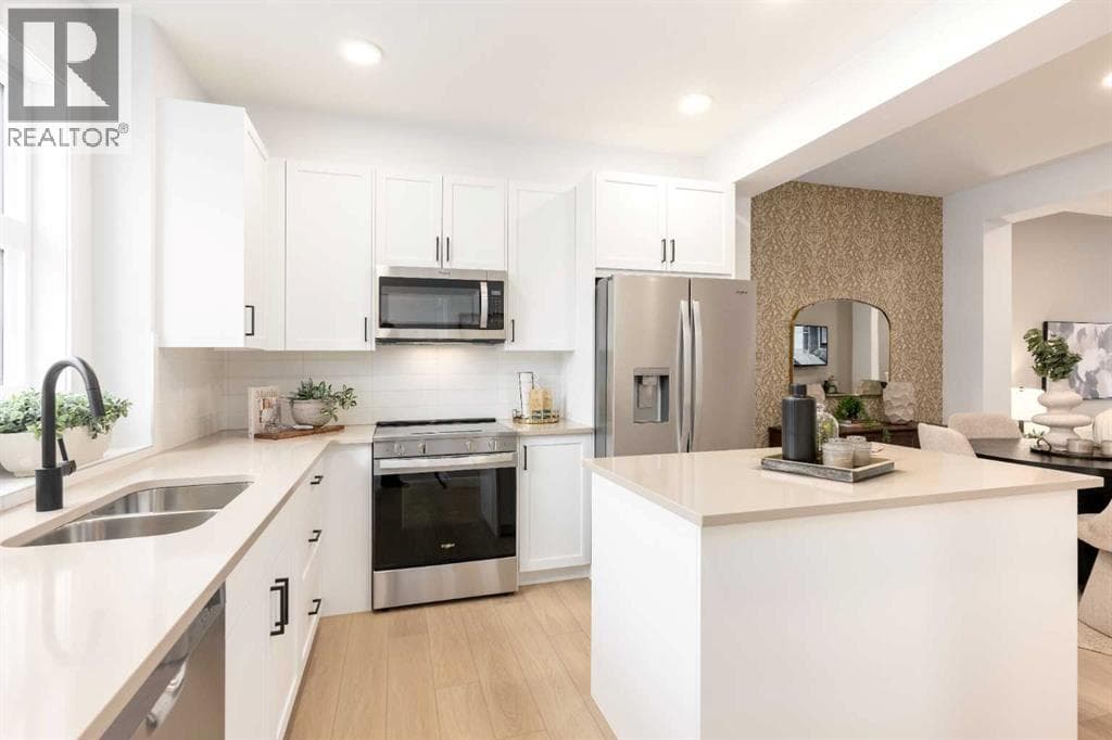 303, 30 Rochester View NW
