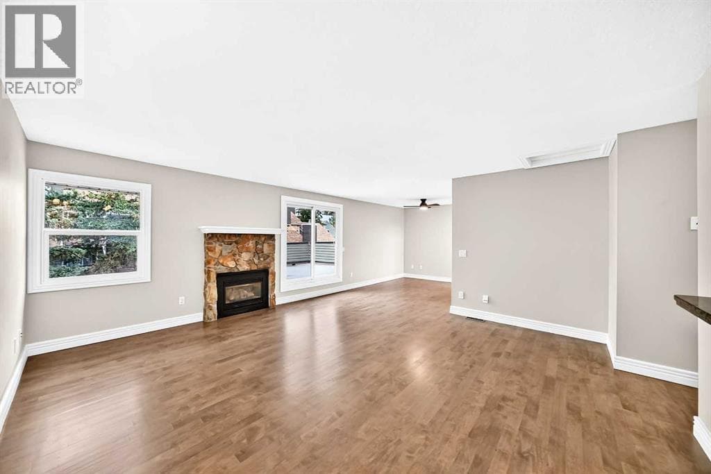 225, 33 Glamis Green SW