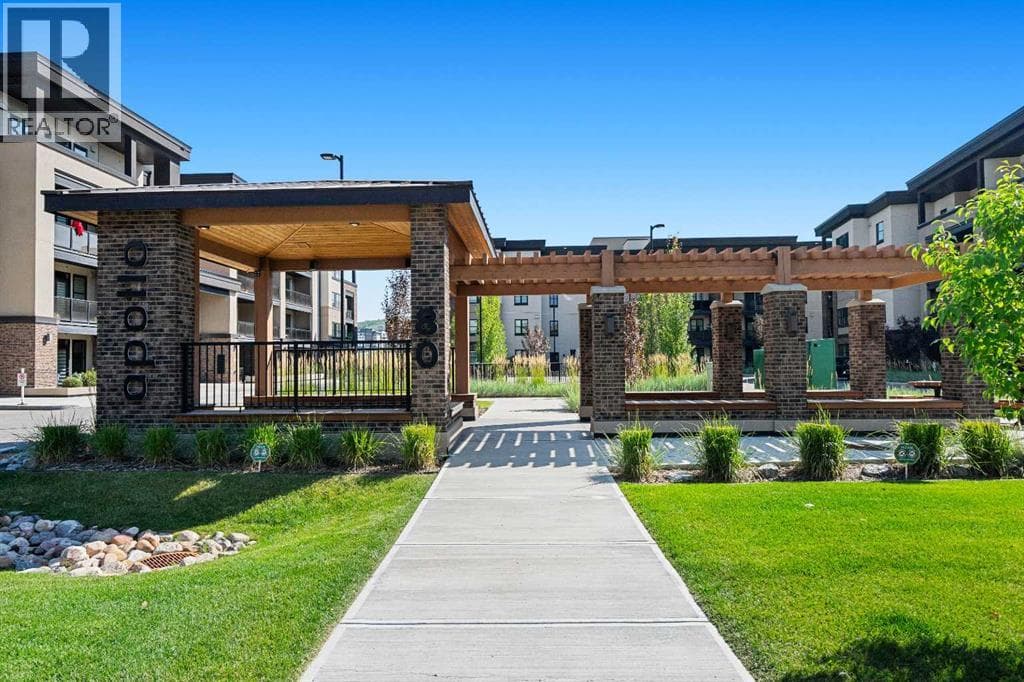 3308, 80 Greenbriar Place NW