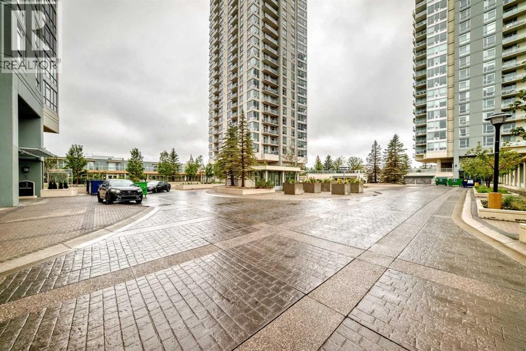 1207, 77 Spruce Place SW