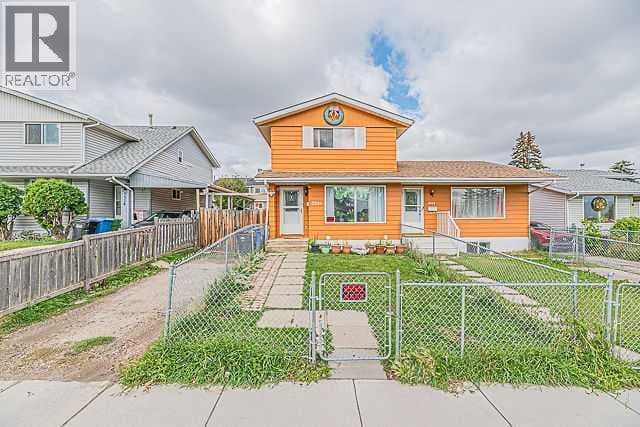 3326 Radcliffe Drive SE