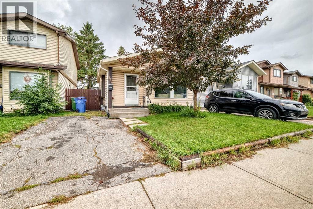 320 Abinger Crescent NE
